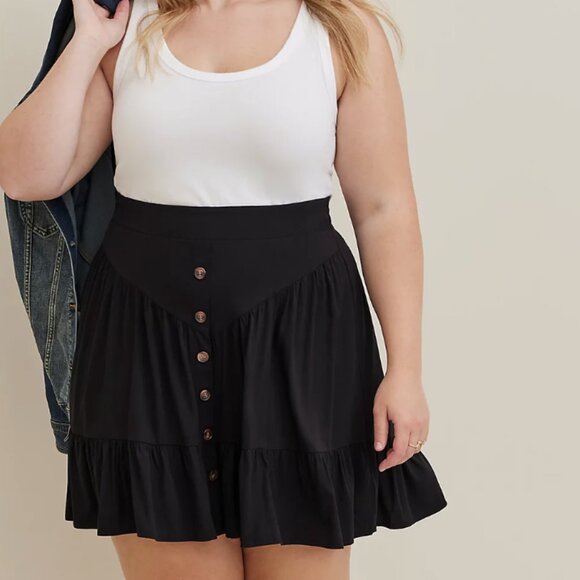 GOTH TORRID GOTH 80'S BUTTON FRONT TIERED MINI SKIRT - CHALLIS BLACK 1 1X 14 16 - Picture 2 of 5